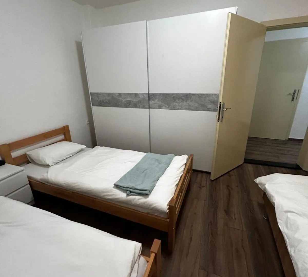 Apartment Apartman Crljenko Lic